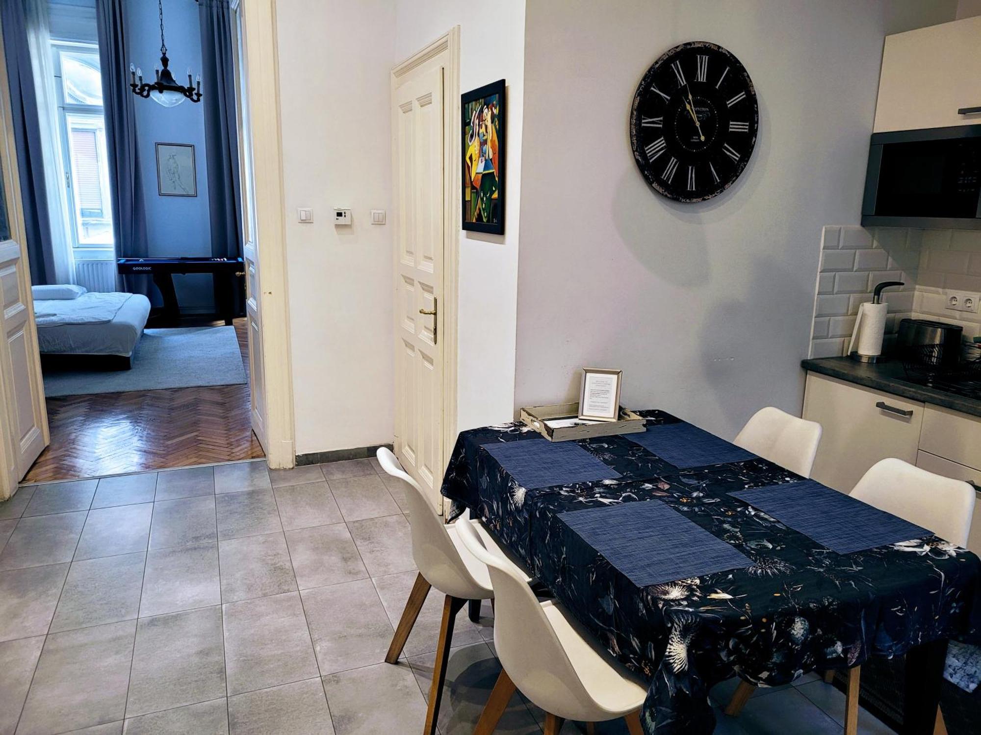 Christoph'S Central Apartment Budapest Bagian luar foto