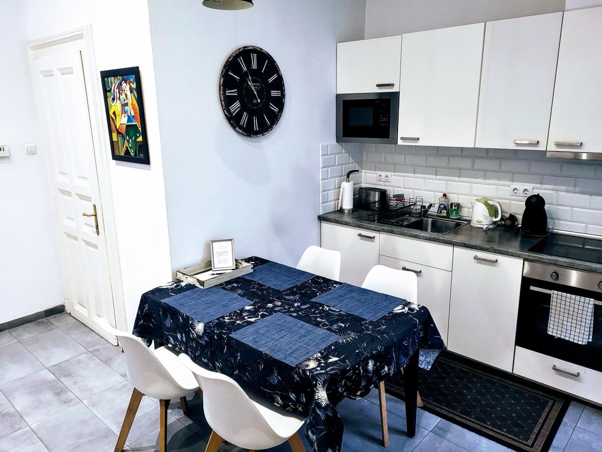 Christoph'S Central Apartment Budapest Bagian luar foto