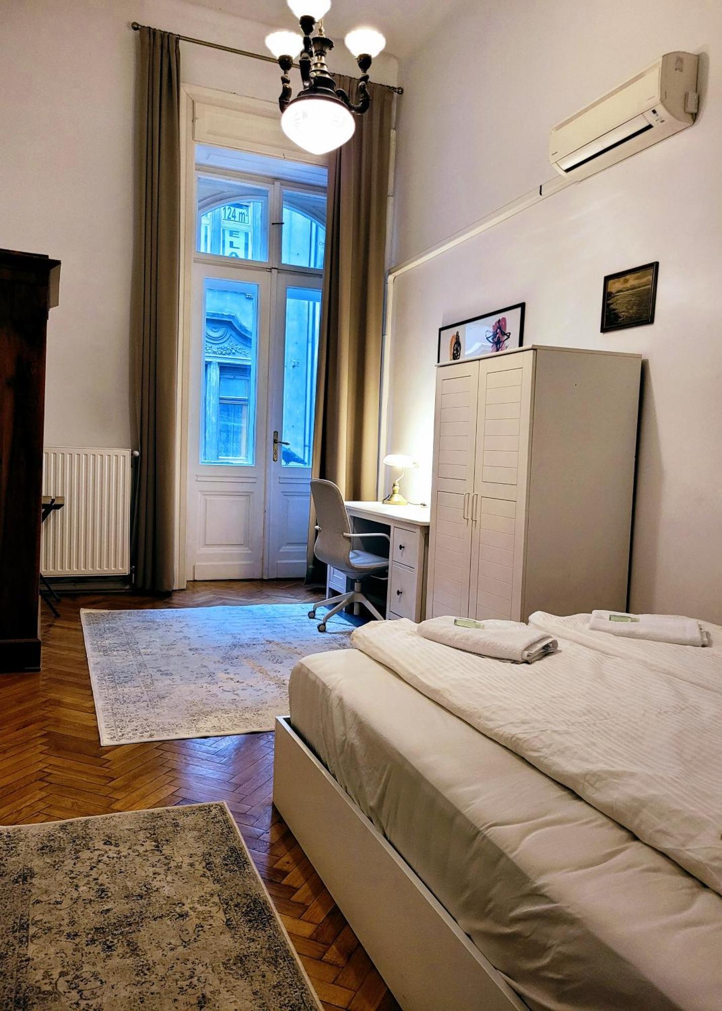 Christoph'S Central Apartment Budapest Bagian luar foto